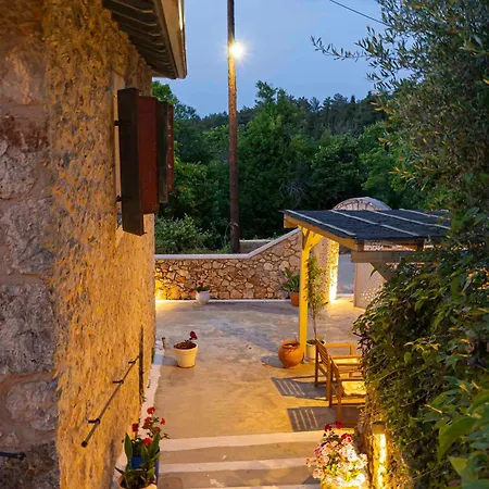 Zois & Mavretta House 펜션 Kariá