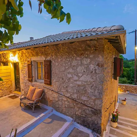 펜션 Zois & Mavretta House *