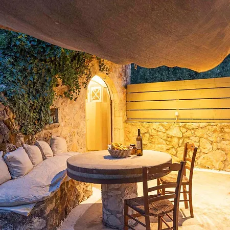 Zois & Mavretta House 펜션