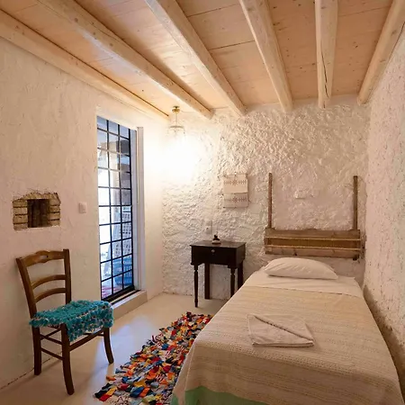 Zois & Mavretta House Semesterbostad Kariá